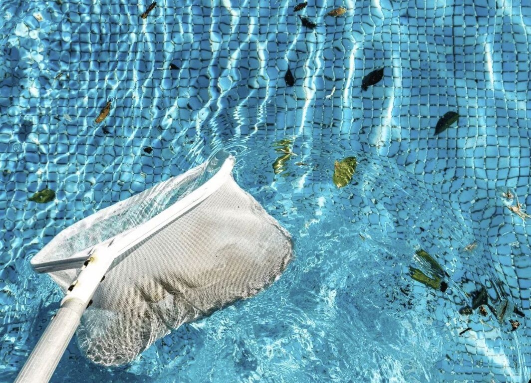 Weekly Pool Cleaning Service in Oxnard, CA